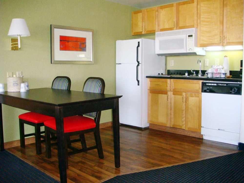 Hampton Inn & Suites Anaheim Garden Grove Room photo
