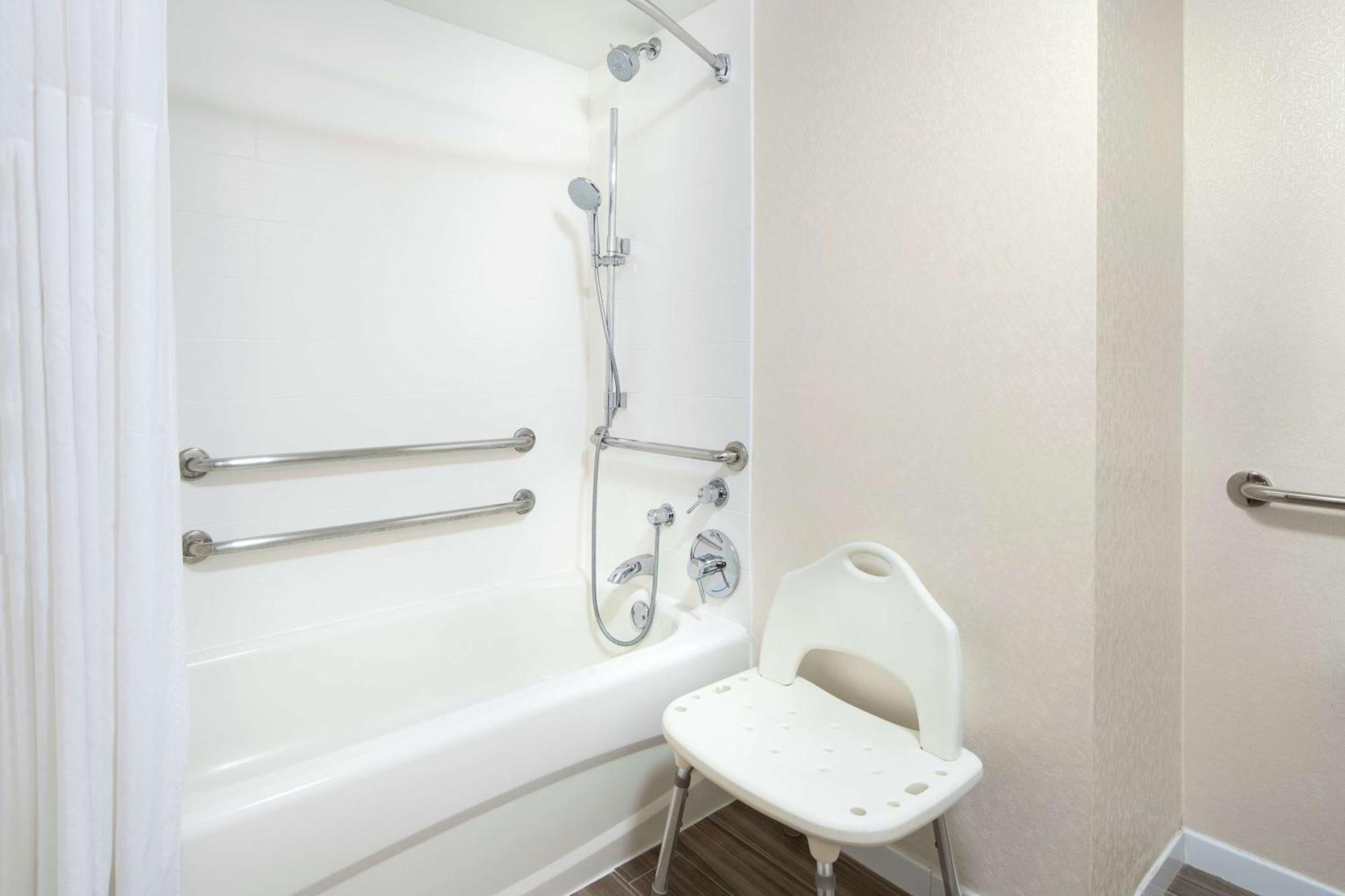 Hampton Inn & Suites Anaheim Garden Grove Exterior photo