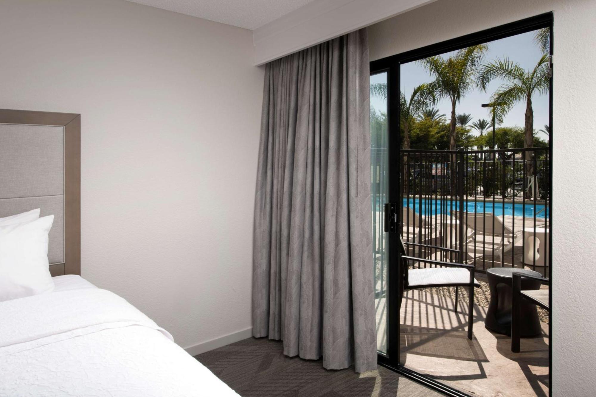 Hampton Inn & Suites Anaheim Garden Grove Exterior photo