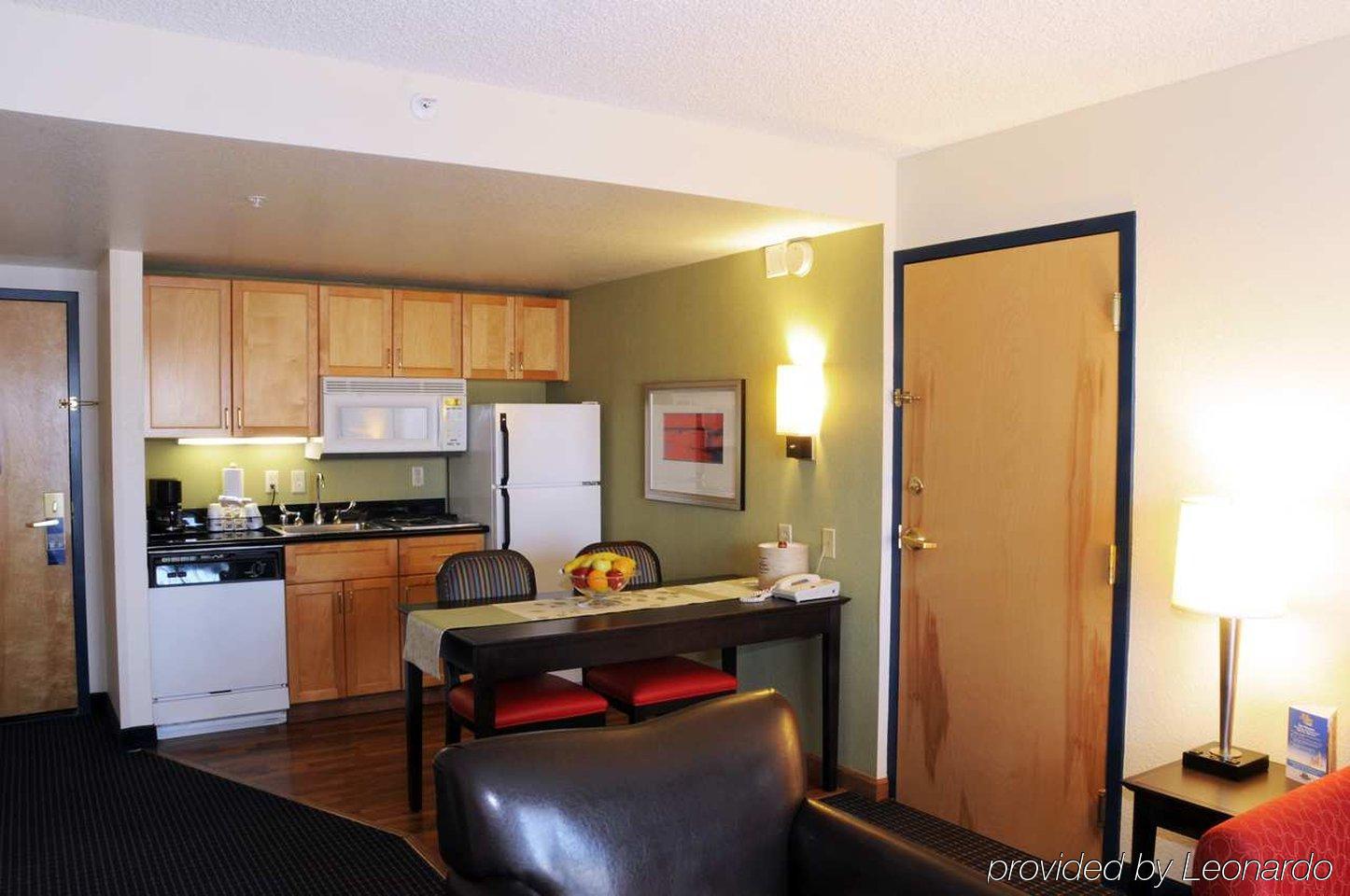 Hampton Inn & Suites Anaheim Garden Grove Room photo